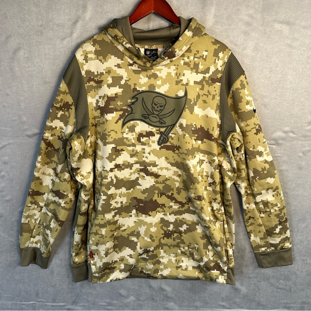 Nike Buccaneers Salute to Service Hoodie Mens XXL Camo NFL Dri-FIT Digital